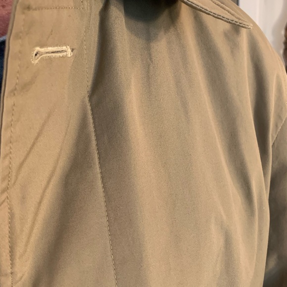 Mens knee-length trench coat. Orvis, 42 Long. Gortex, waterproof, no liner. Tan. - Picture 8 of 11